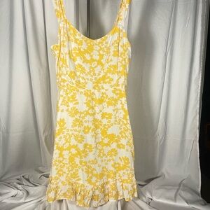 All in Favor Perfect Yellow & White Floral Mini Dress. Silky soft, cheery, NWT